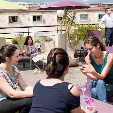 格里马尔迪尼斯中心美居酒店 酒店