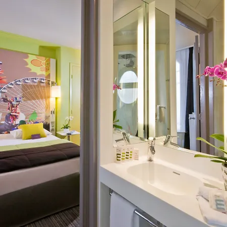 Mercure Centre Grimaldi מלון