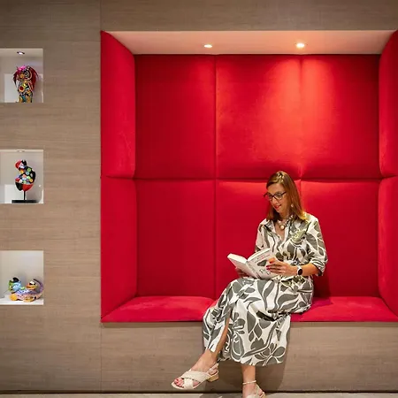 Ξενοδοχείο Mercure Centre Grimaldi 4*